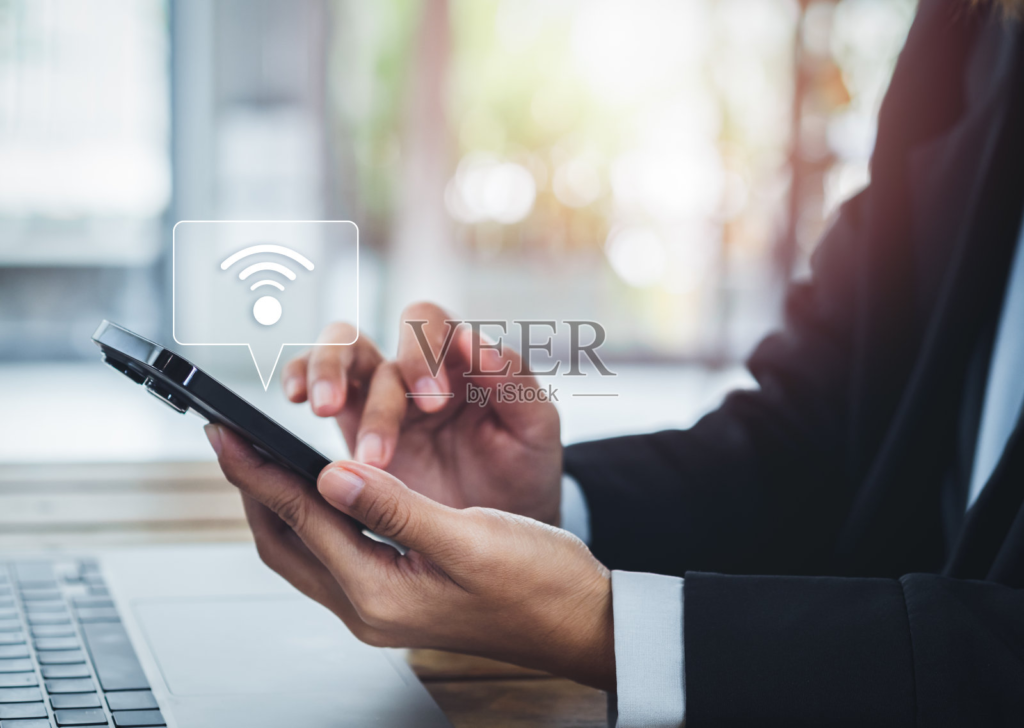 3. Core Differentiator: Built-In Hotspot Sharing for Multi-Person Family Use
